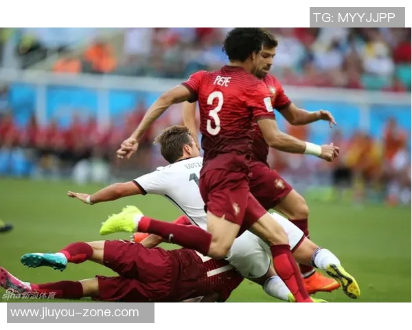 国王杯激战：里昂大胜曼联红牌事件引发全场热议与战术解析